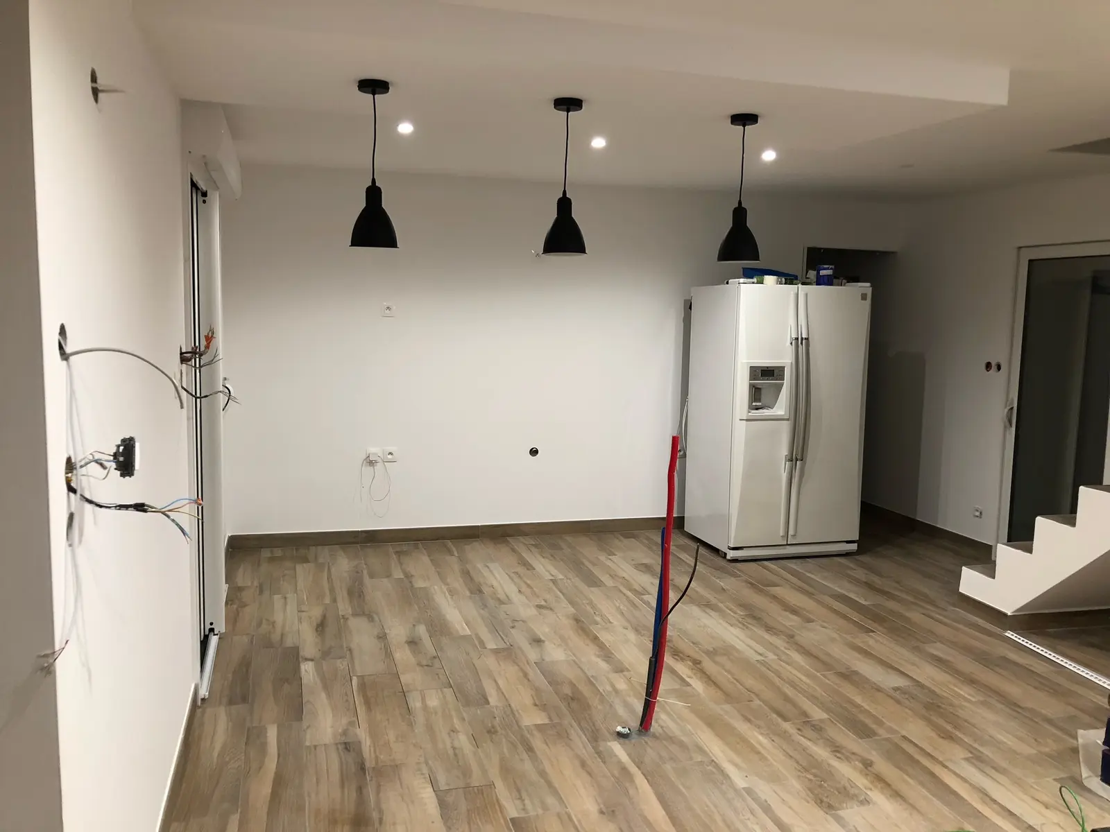 Avant — Cuisine équipée & électricité, Vitrolles